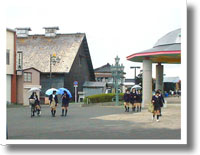 余目駅前広場